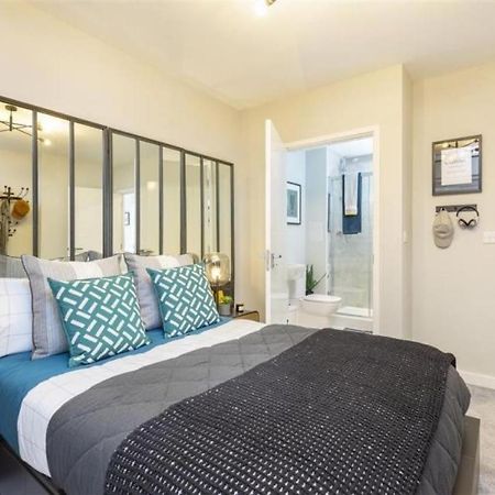 Newly Built Luxury 2 Bed Apartment!!! London Exterior photo