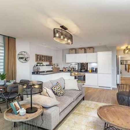 Newly Built Luxury 2 Bed Apartment!!! London Exterior photo